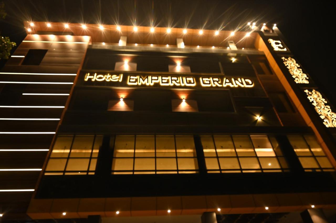 Hotel Emperio Grand לקנאו מראה חיצוני תמונה