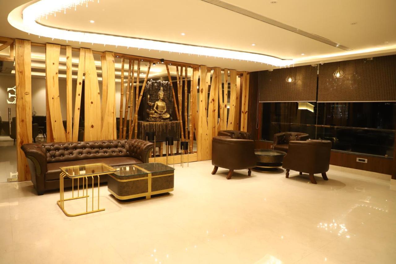 Hotel Emperio Grand לקנאו מראה חיצוני תמונה